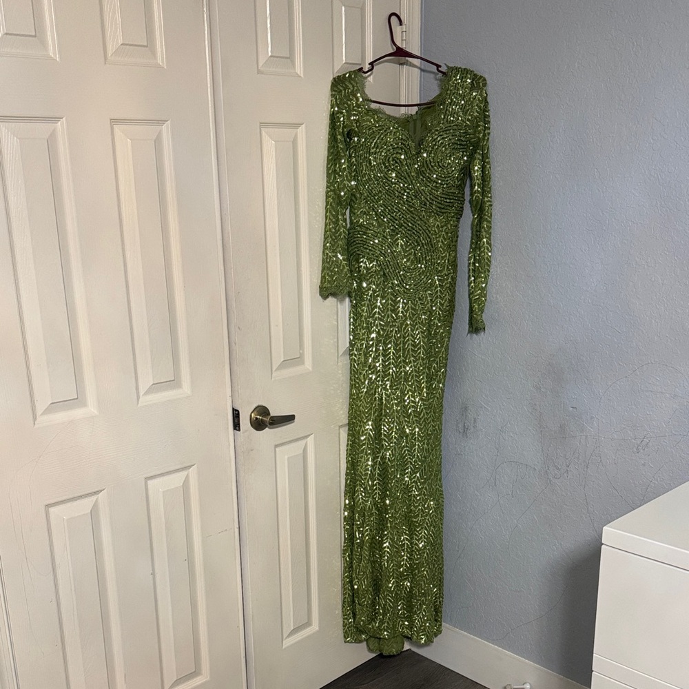 Elegant Green Sequin Gown